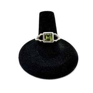 Sterling Silver Peridot Square Ring Size 8 3/4
